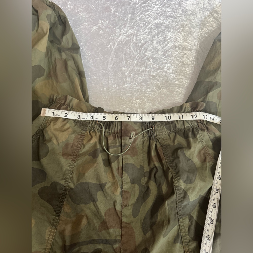 Urban Outfitters Camo Parachute Pants – Drawstring Hem – Size Small - Picture 6 of 6